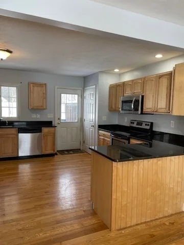 3 bed, 3 bath apartment for rent at 307 Shrewsbury St Unit 2, Holden — photo 1 of 16