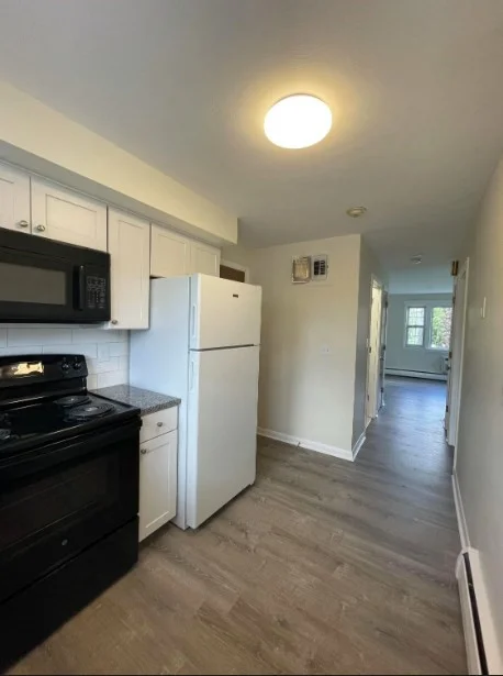1 bed, 1 bath apartment for rent at 307 Washington St Unit 3-, Weymouth Landing — photo 2 of 10