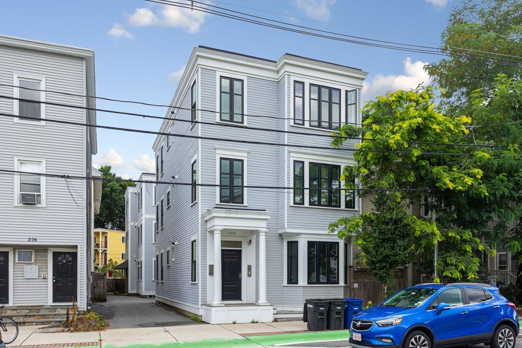 2 bed, 2 bath apartment for rent at 308 Beacon St Unit 2, Ward Two — photo 1 of 11