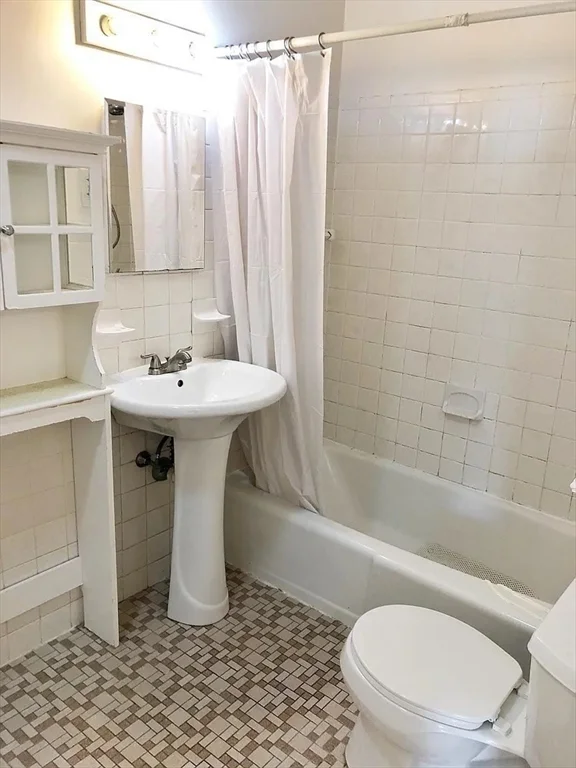 2 bed, 1 bath apartment for rent at 308 Belmont St Unit 2, Quincy — photo 13 of 18