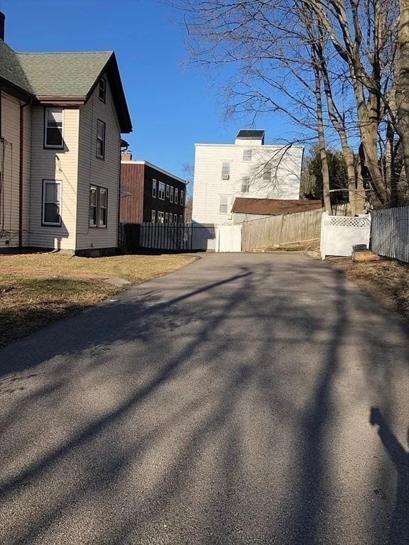 2 bed, 1 bath apartment for rent at 308 Belmont St Unit 2, Quincy — photo 17 of 18