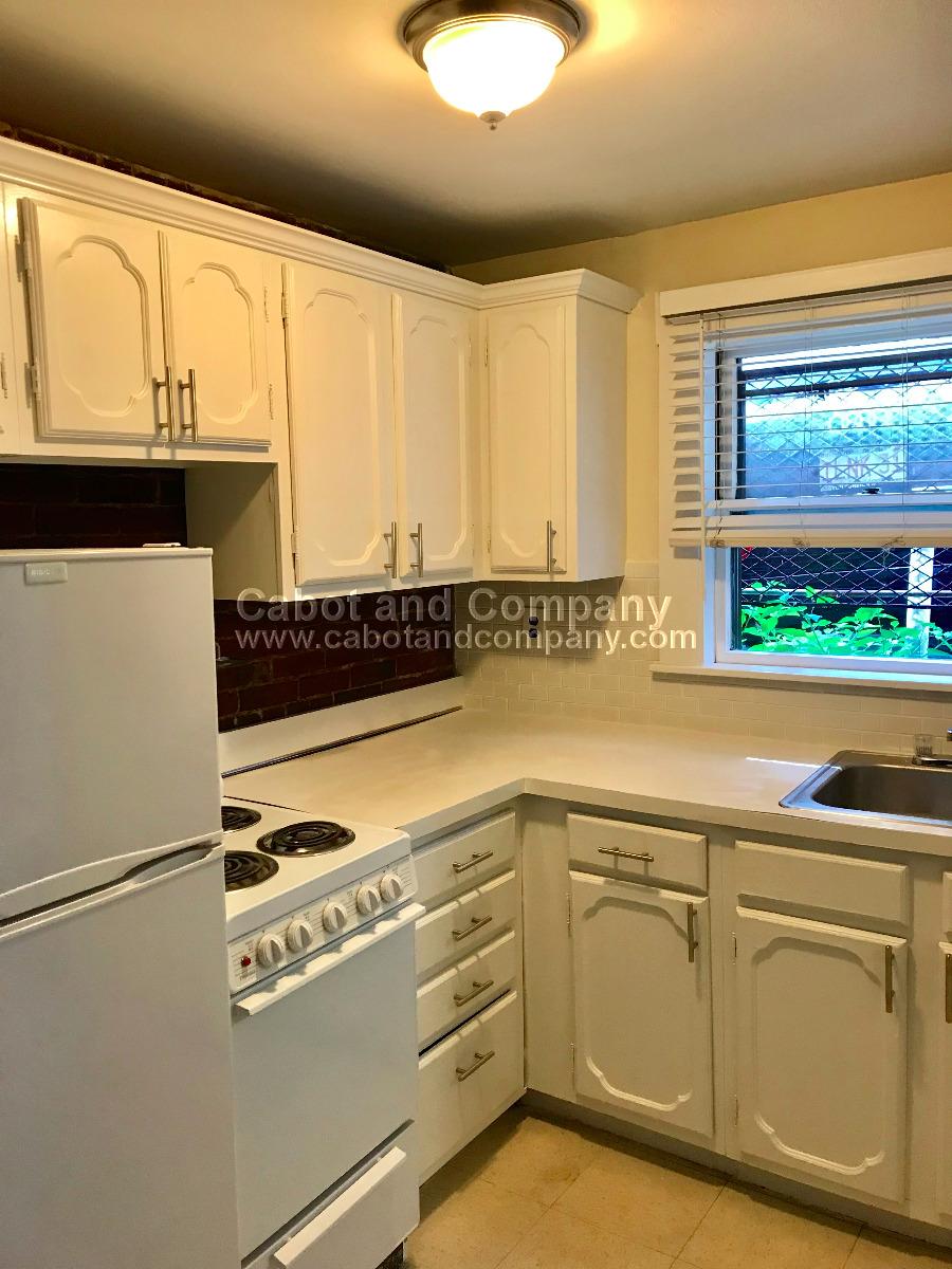 Studio bed, 1 bath apartment for rent at 308 Newbury St Unit 3A, Back Bay — photo 4 of 5