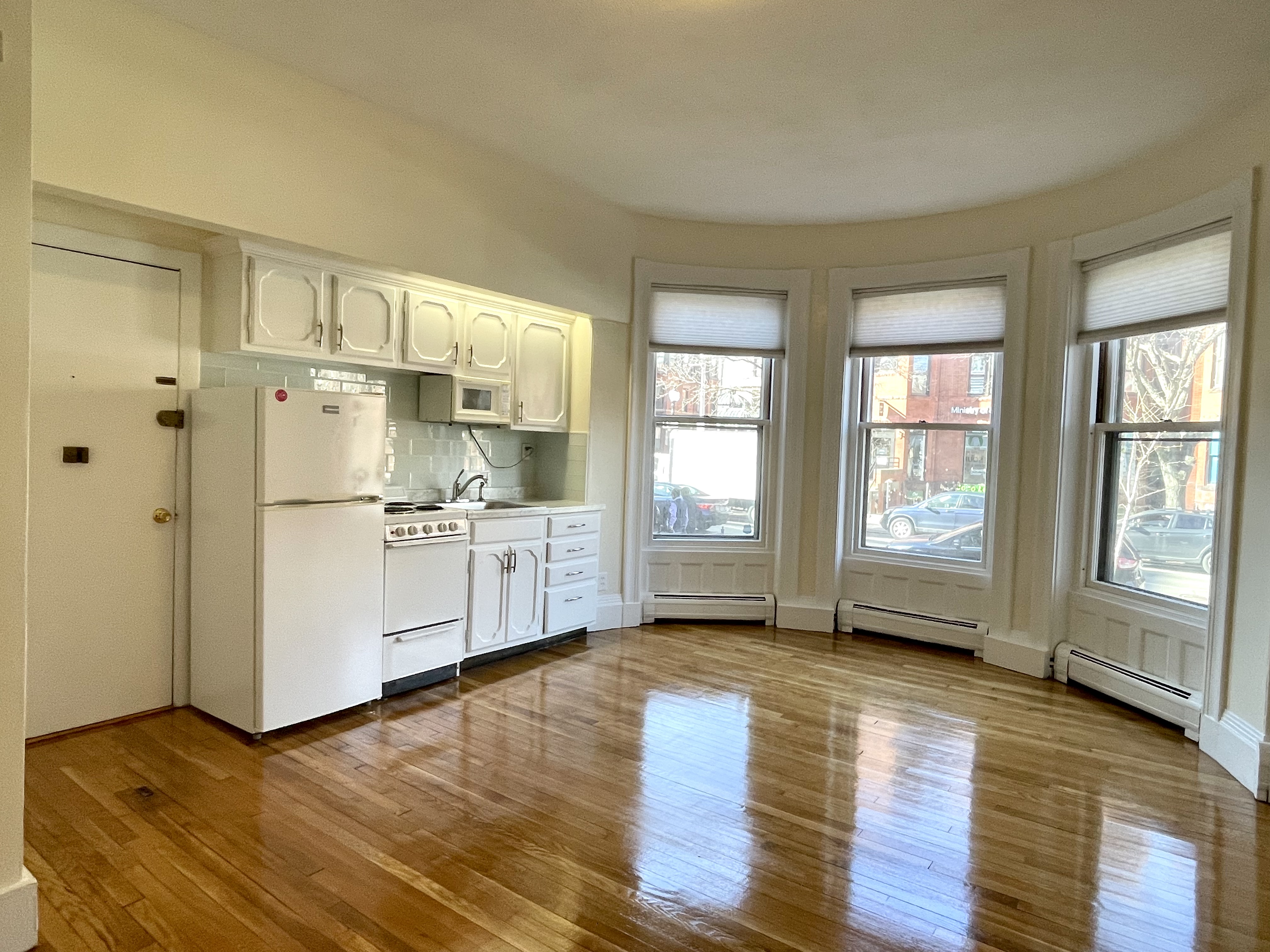 Studio bed, 1 bath apartment for rent at 308 Newbury St Unit 4A, Back Bay