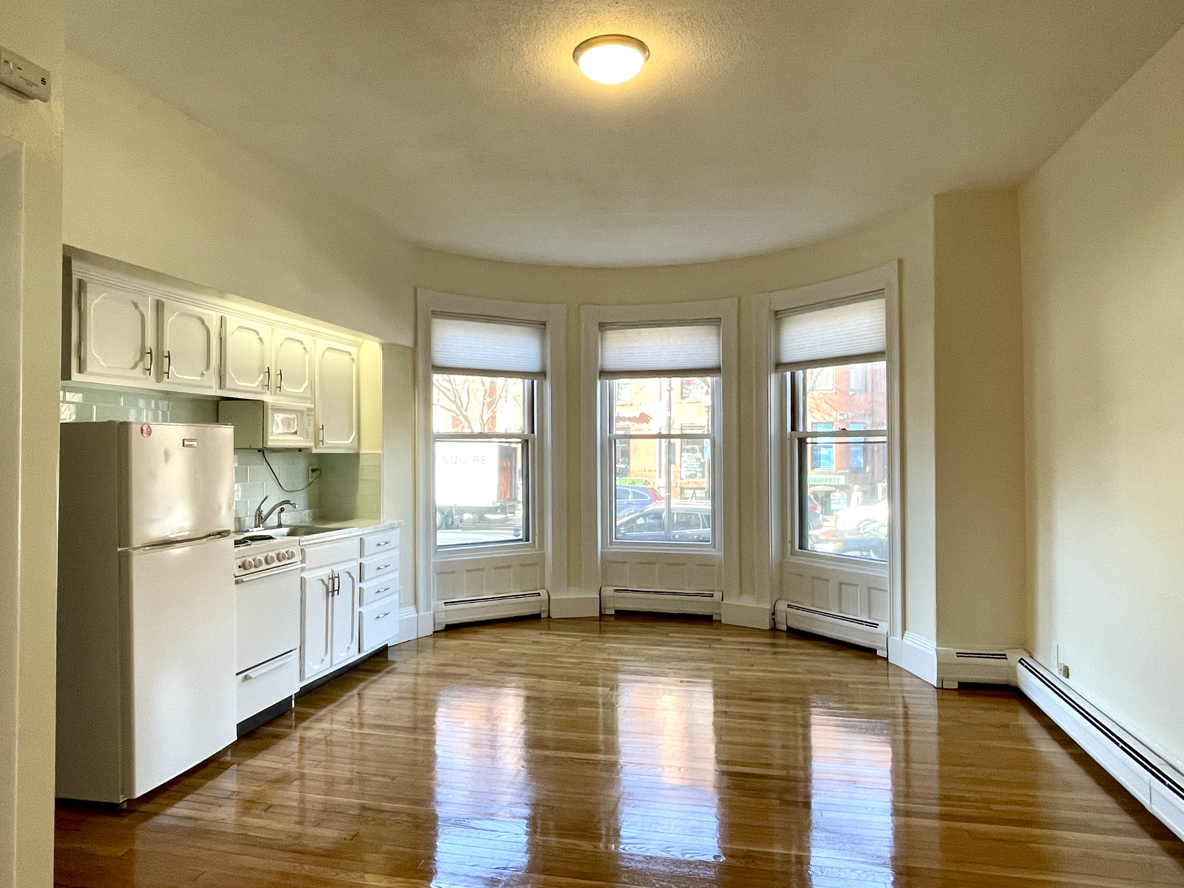 Studio bed, 1 bath apartment for rent at 308 Newbury St Unit 4A, Back Bay — photo 2 of 8