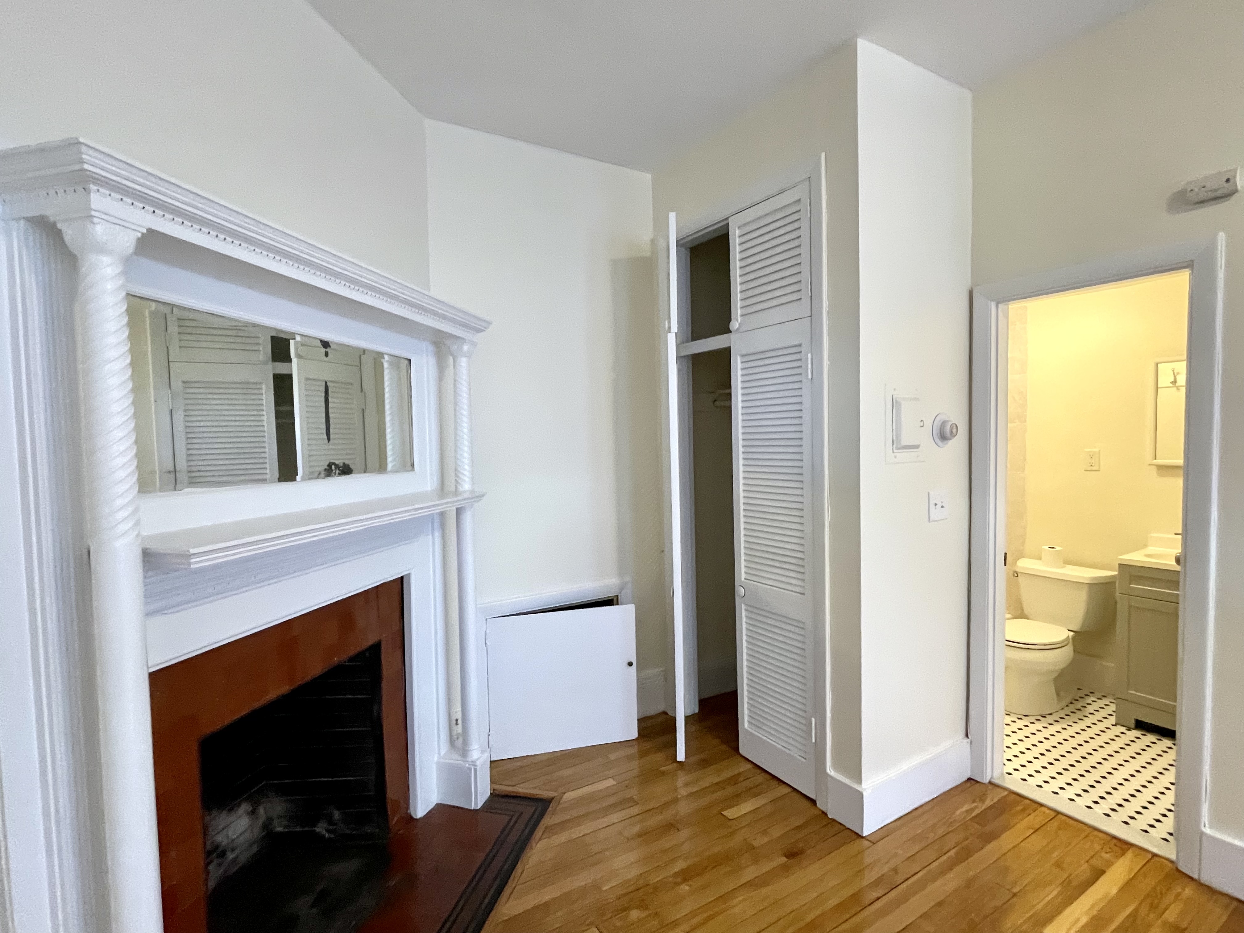 Studio bed, 1 bath apartment for rent at 308 Newbury St Unit 4A, Back Bay — photo 8 of 8