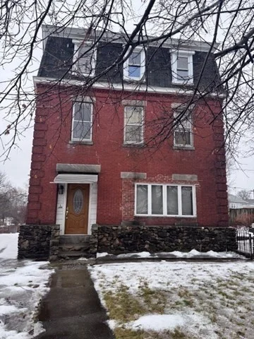 3 bed, 1 bath apartment for rent at 308 Plantation St Unit 3, Worcester — photo 1 of 17