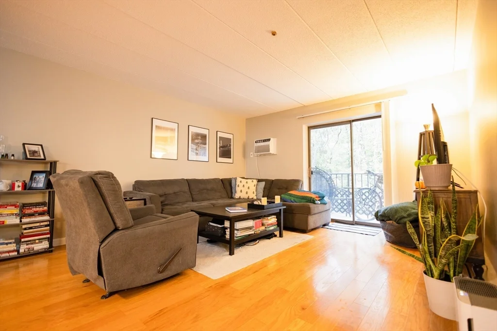 2 bed, 1 bath apartment for rent at 308 Quarry St Unit 205, Quincy — photo 16 of 19