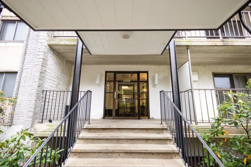 2 bed, 1 bath apartment for rent at 308 Quarry St Unit 205, Quincy — photo 5 of 19