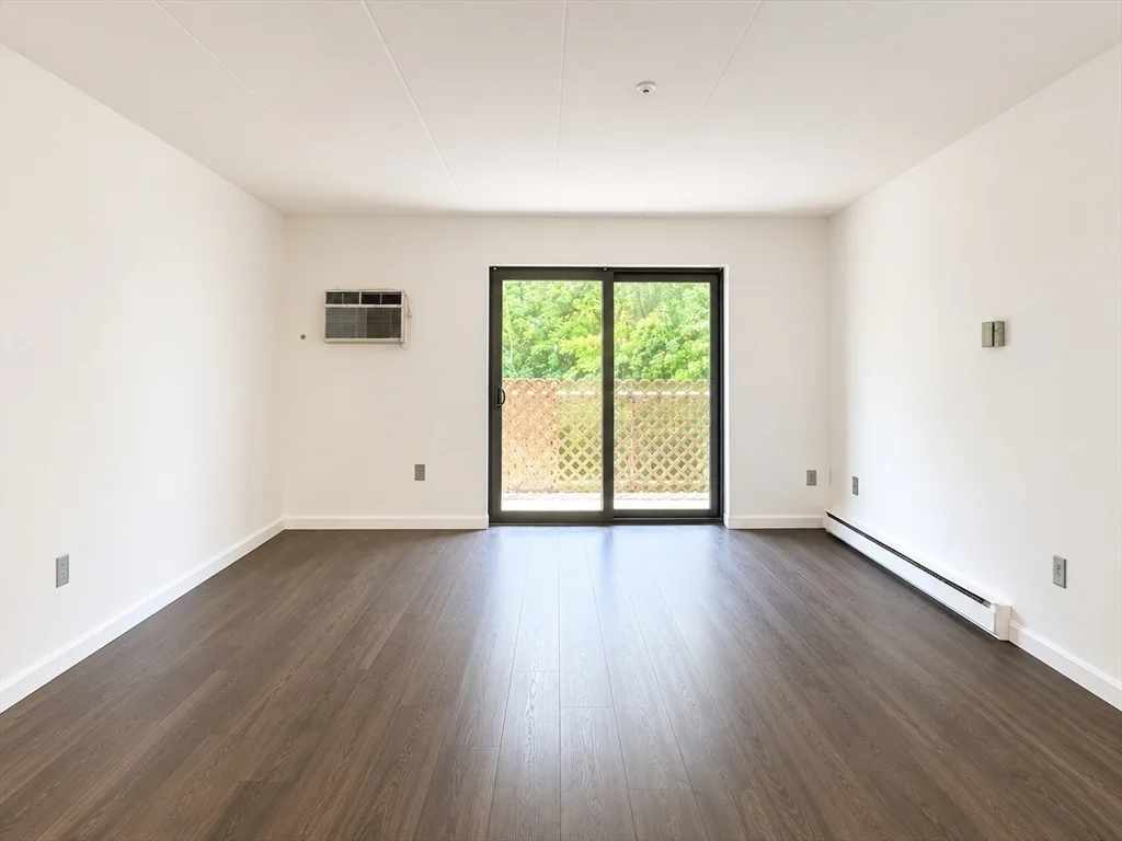2 bed, 1 bath apartment for rent at 308 Quarry St Unit 405, Quincy — photo 2 of 7