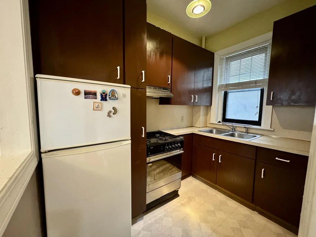 1 bed, 1 bath apartment for rent at 309 Allston St Unit 2, Brighton — photo 5 of 11