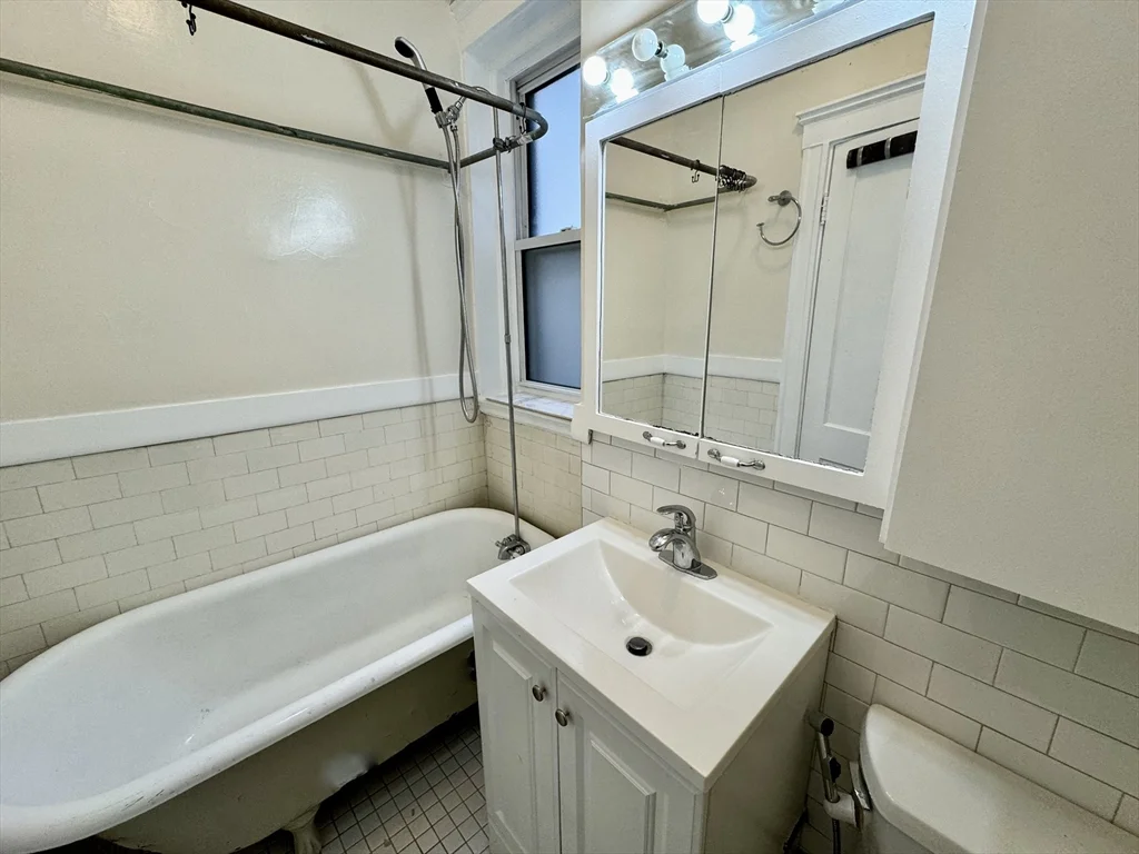 1 bed, 1 bath apartment for rent at 309 Allston St Unit 2, Brighton — photo 7 of 11