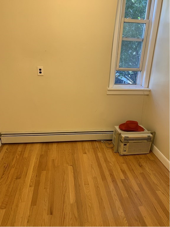 3 bed, 1 bath apartment for rent at 309 Columbia Unit 309, Wellington-Harrington — photo 22 of 27