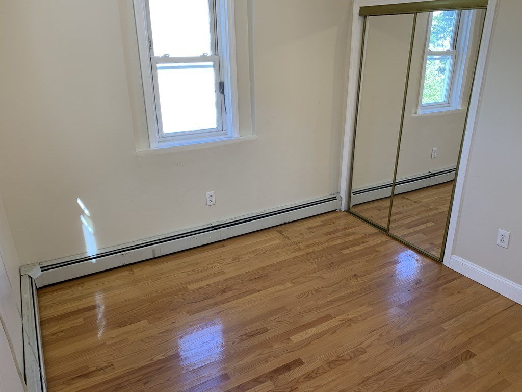 3 bed, 1 bath apartment for rent at 309 Columbia Unit 309, Wellington-Harrington — photo 19 of 27
