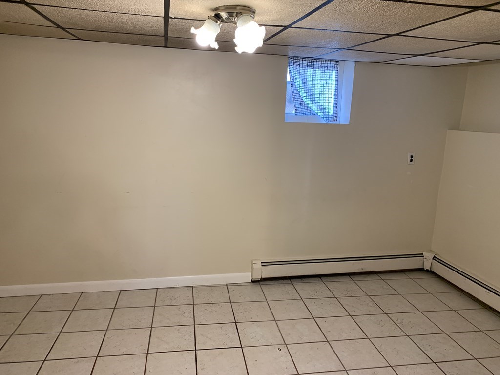 3 bed, 1 bath apartment for rent at 309 Columbia Unit 309, Wellington-Harrington — photo 25 of 27