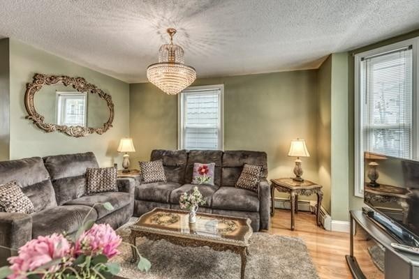 3 bed, 1 bath apartment for rent at 309 Columbia Unit 309, Wellington-Harrington — photo 12 of 27