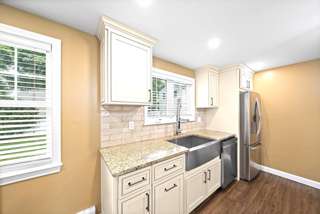 2 bed, 1 bath apartment for rent at 309 Farrington St Unit 1, Wollaston — photo 8 of 18