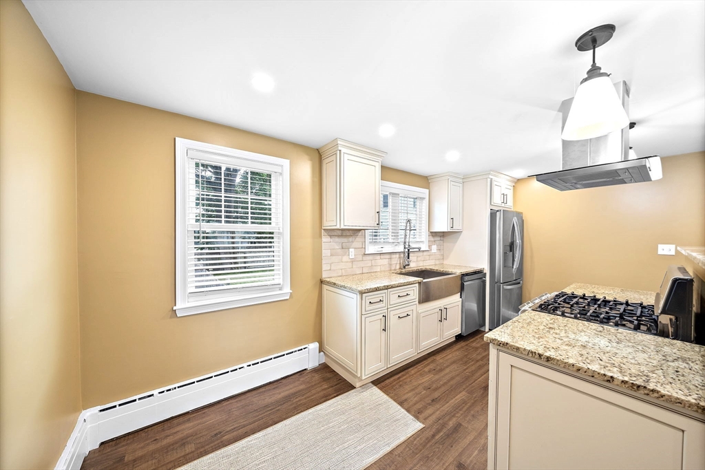 2 bed, 1 bath apartment for rent at 309 Farrington St Unit 1, Wollaston — photo 7 of 18