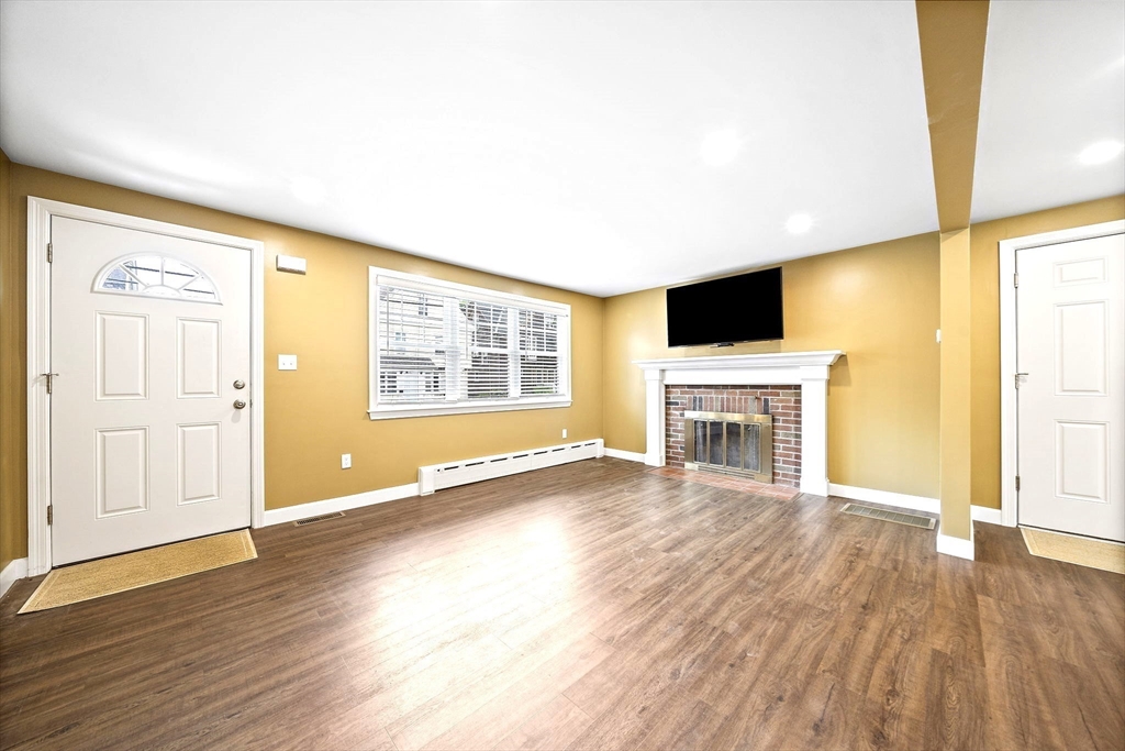 2 bed, 1 bath apartment for rent at 309 Farrington St Unit 1, Wollaston — photo 11 of 18