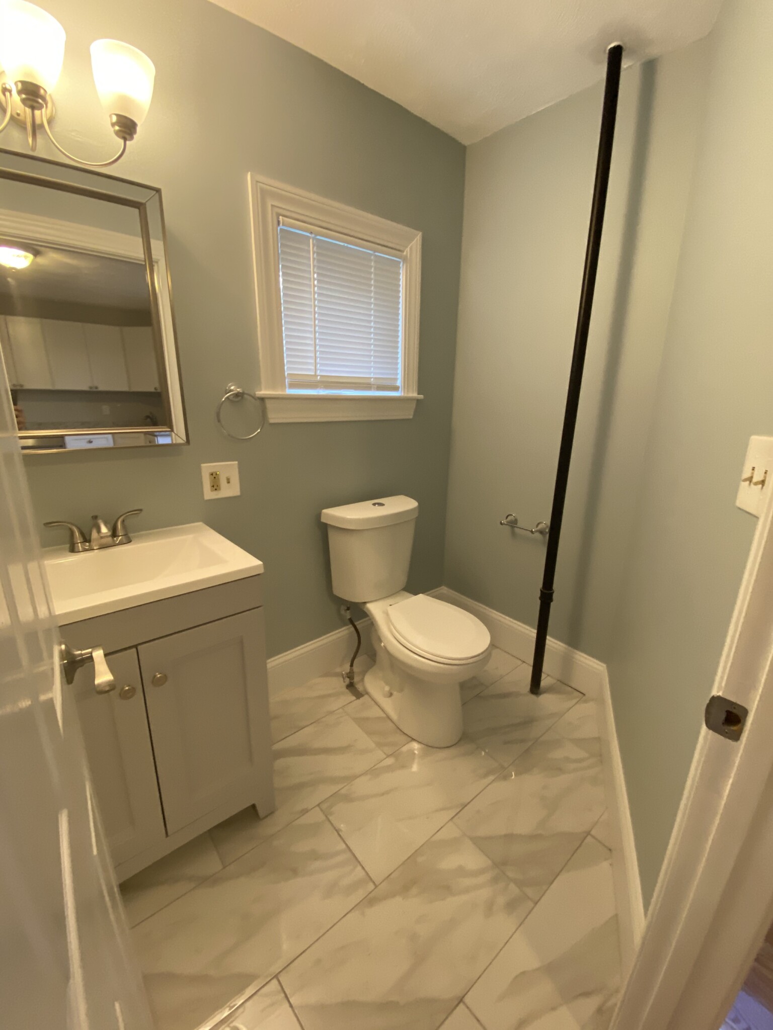 2 bed, 1 bath apartment for rent at 309 Highland Ave Unit 1, Powder House Square — photo 4 of 7