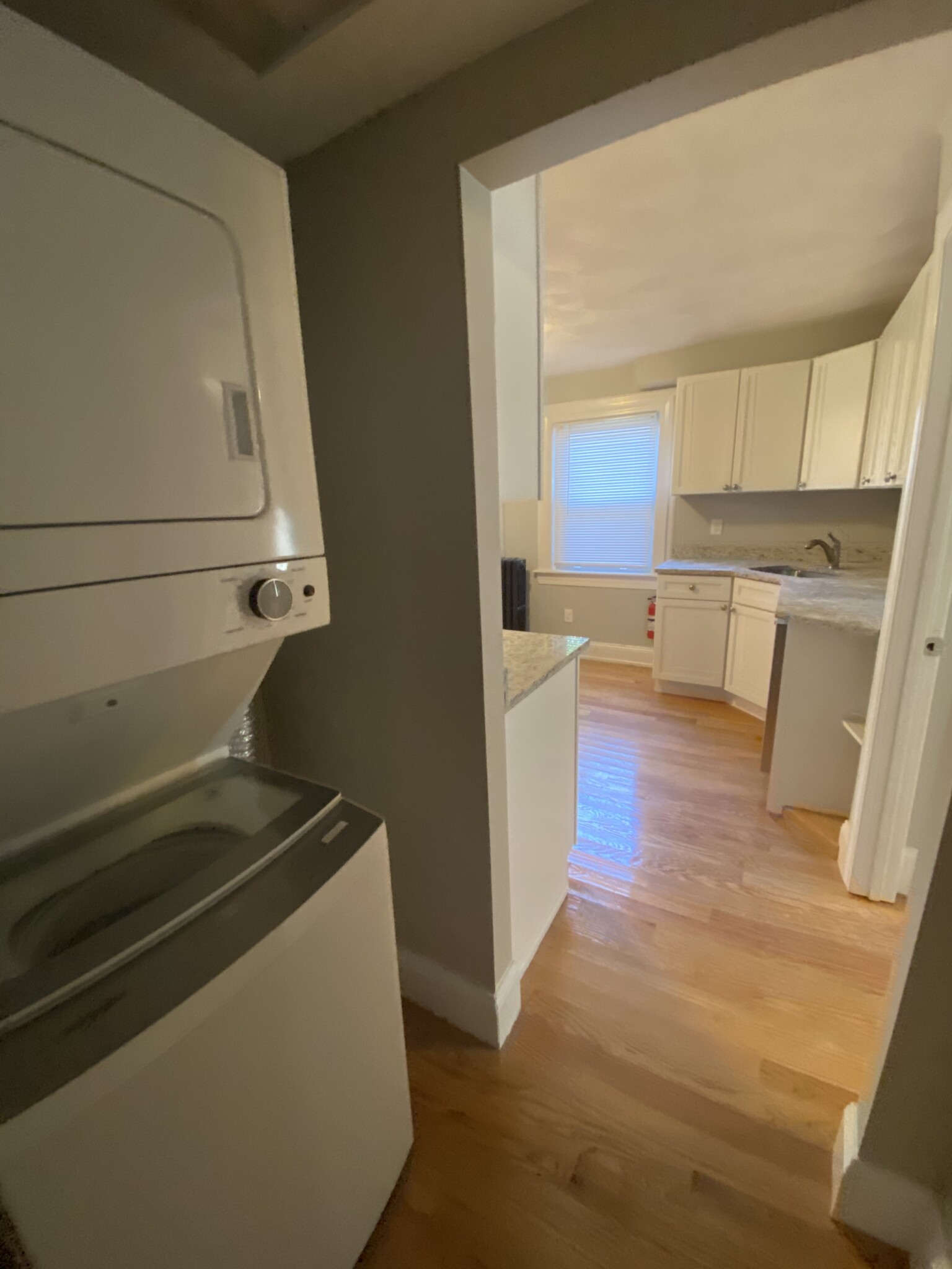 2 bed, 1 bath apartment for rent at 309 Highland Ave Unit A1, Powder House Square — photo 3 of 9