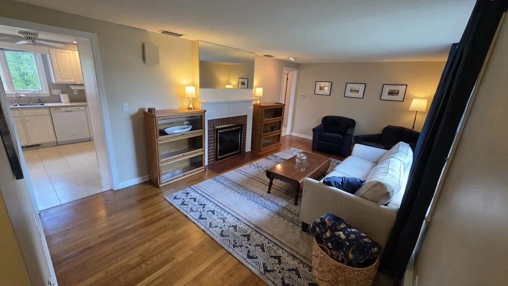 2 bed, 1 bath apartment for rent at 309 Island Pond, Springfield — photo 9 of 18