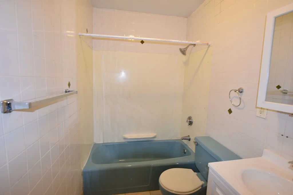 2 bed, 1 bath apartment for rent at 309 Pawtucket Blvd Unit 10, Lowell — photo 7 of 12