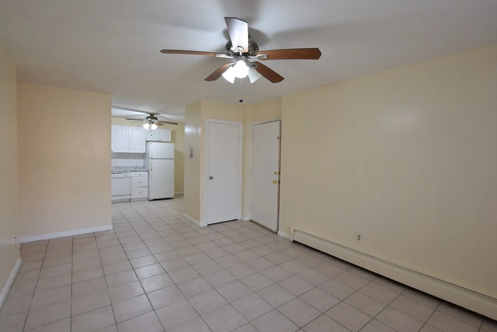 2 bed, 1 bath apartment for rent at 309 Pawtucket Blvd Unit 10, Lowell — photo 4 of 12