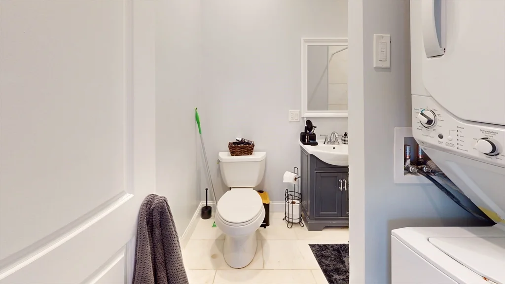 Studio bed, 1 bath apartment for rent at 309R Sumner Unit 2L, East Boston — photo 6 of 7