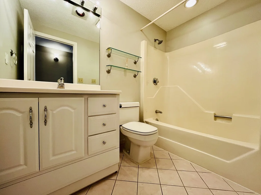2 bed, 2 bath apartment for rent at 30C Margin Unit C, Lynn — photo 15 of 23