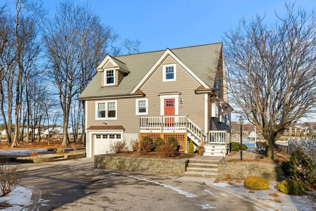 6 bed, 4+ bath apartment for rent at 30R Harbor St, Danversport — photo 2 of 41