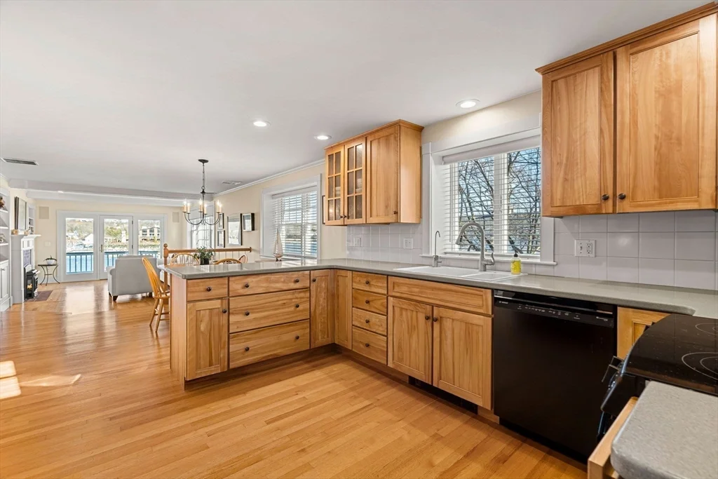 6 bed, 4+ bath apartment for rent at 30R Harbor St, Danversport — photo 18 of 41