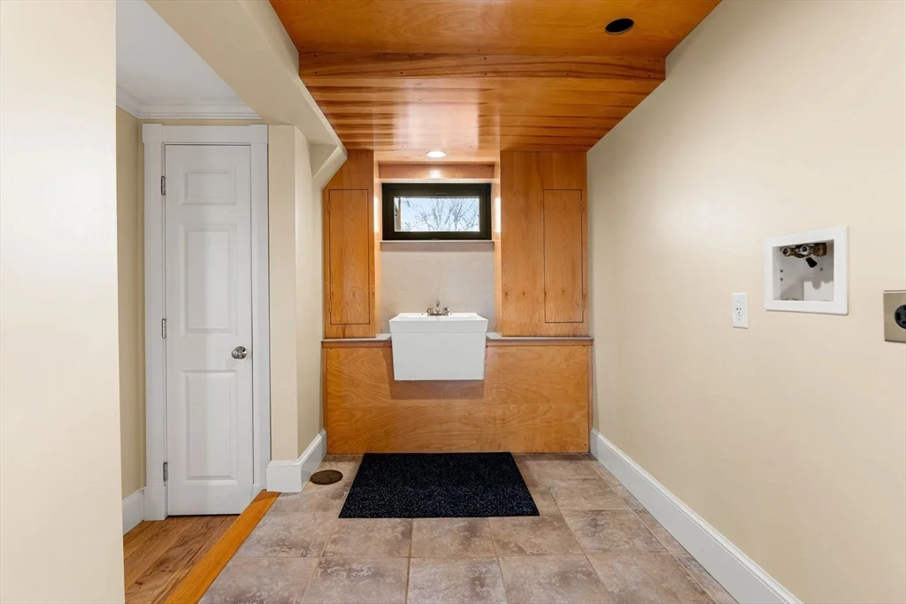 6 bed, 4+ bath apartment for rent at 30R Harbor St, Danversport — photo 37 of 41