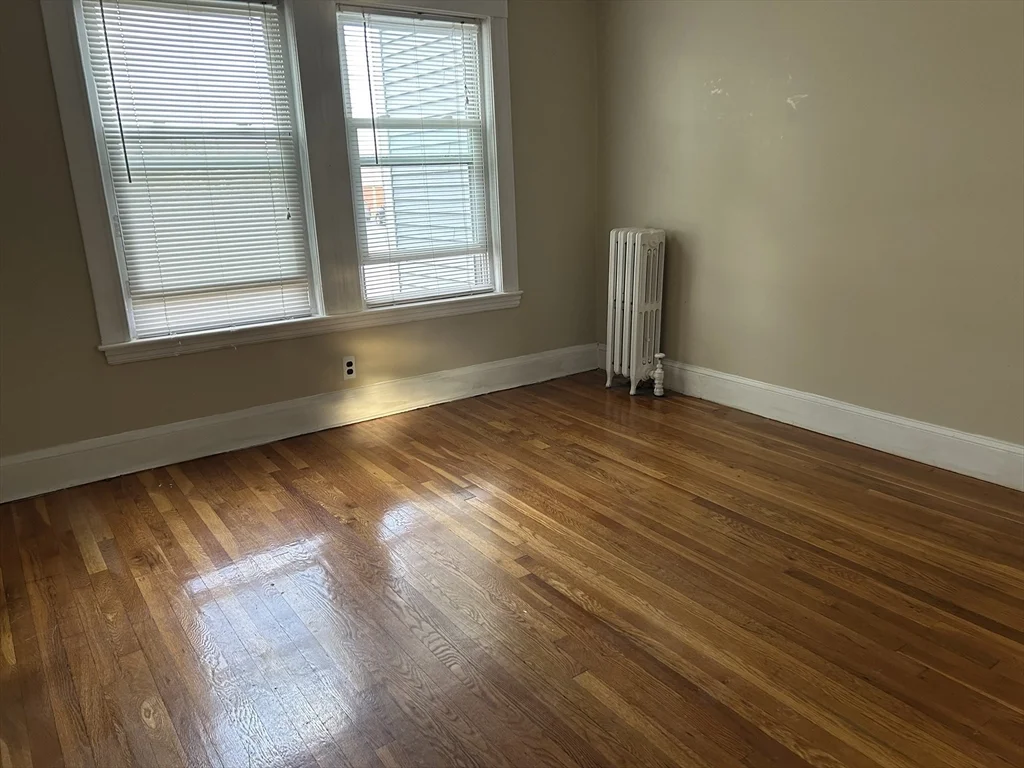 4 bed, 1 bath apartment for rent at 31-33 Harvard St Unit 2, Medford — photo 9 of 13