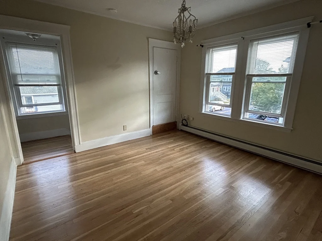 4 bed, 1 bath apartment for rent at 31-33 Harvard St Unit 2, Medford — photo 4 of 13