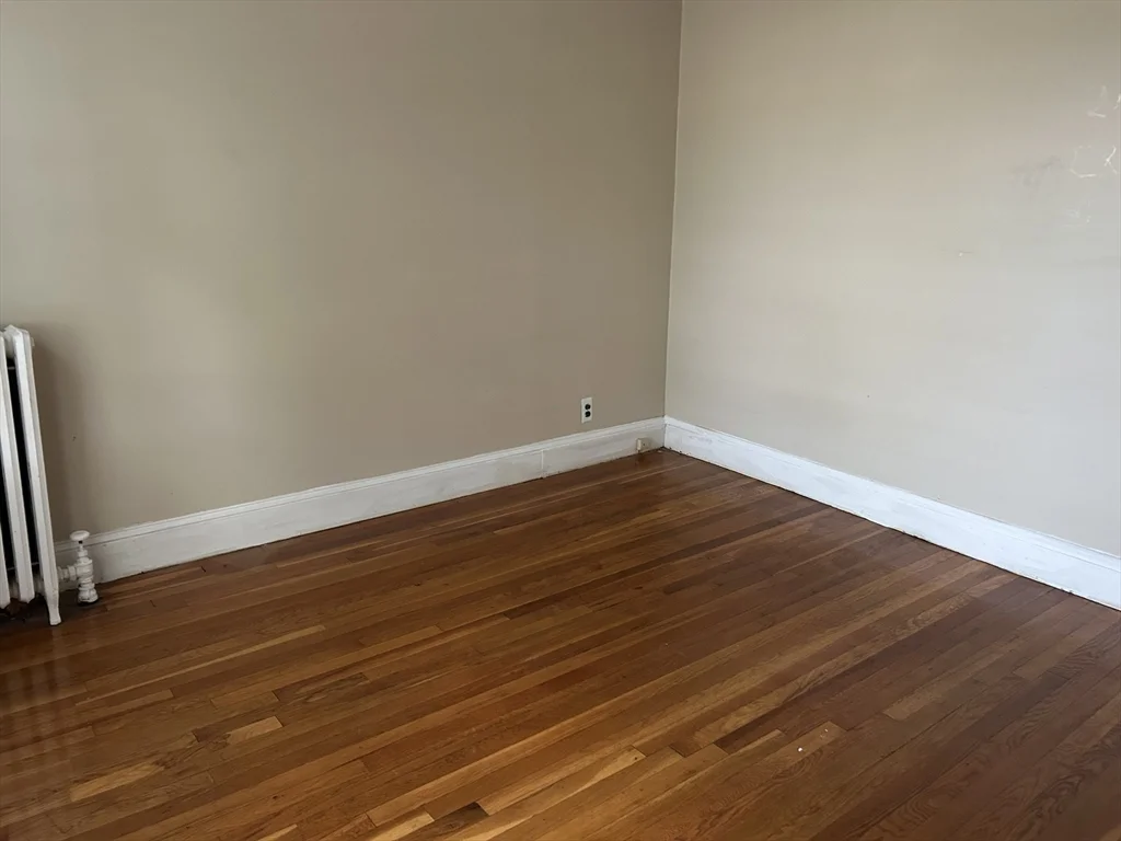 4 bed, 1 bath apartment for rent at 31-33 Harvard St Unit 2, Medford — photo 10 of 13