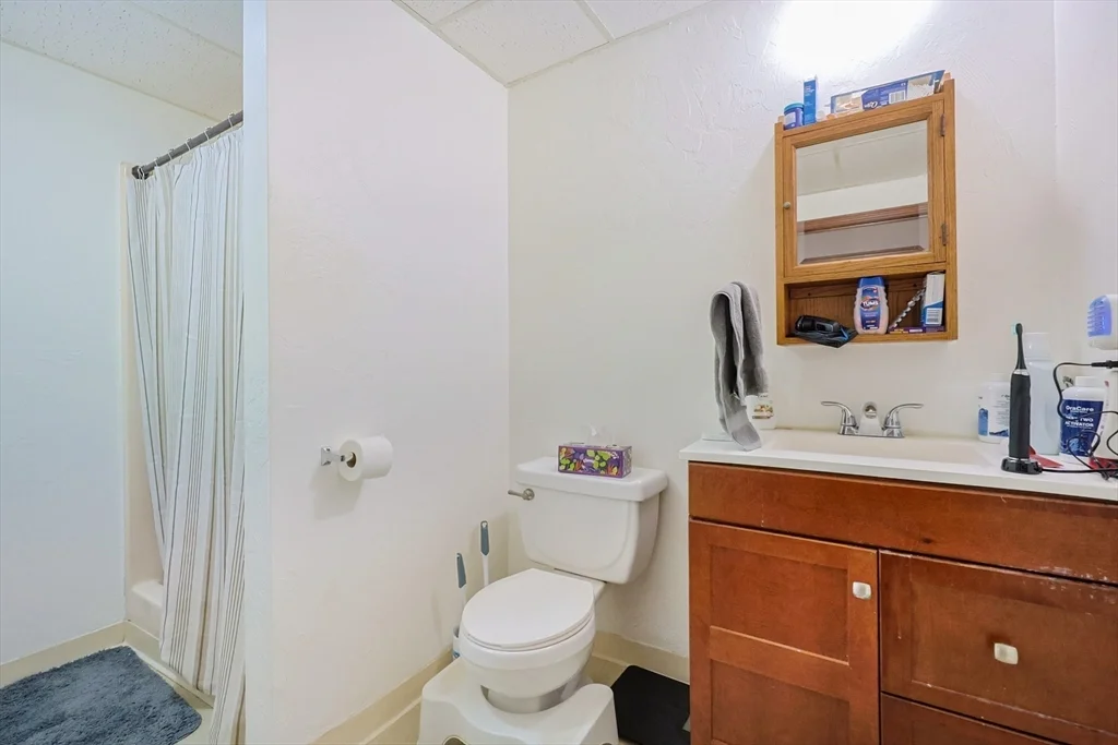 1 bed, 1 bath apartment for rent at 31-33 Leicester St Unit 2, Oxford — photo 5 of 16