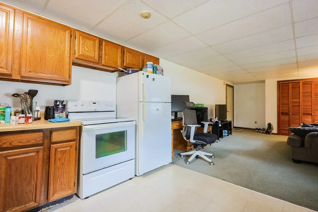 1 bed, 1 bath apartment for rent at 31-33 Leicester St Unit 2, Oxford — photo 6 of 16
