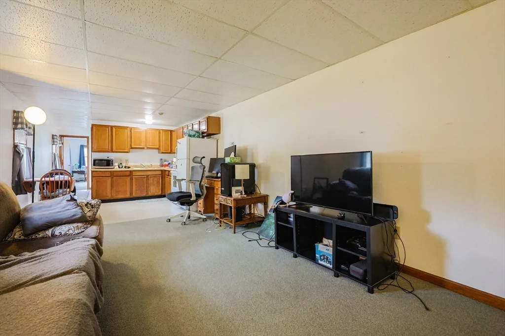 1 bed, 1 bath apartment for rent at 31-33 Leicester St Unit 2, Oxford — photo 11 of 16