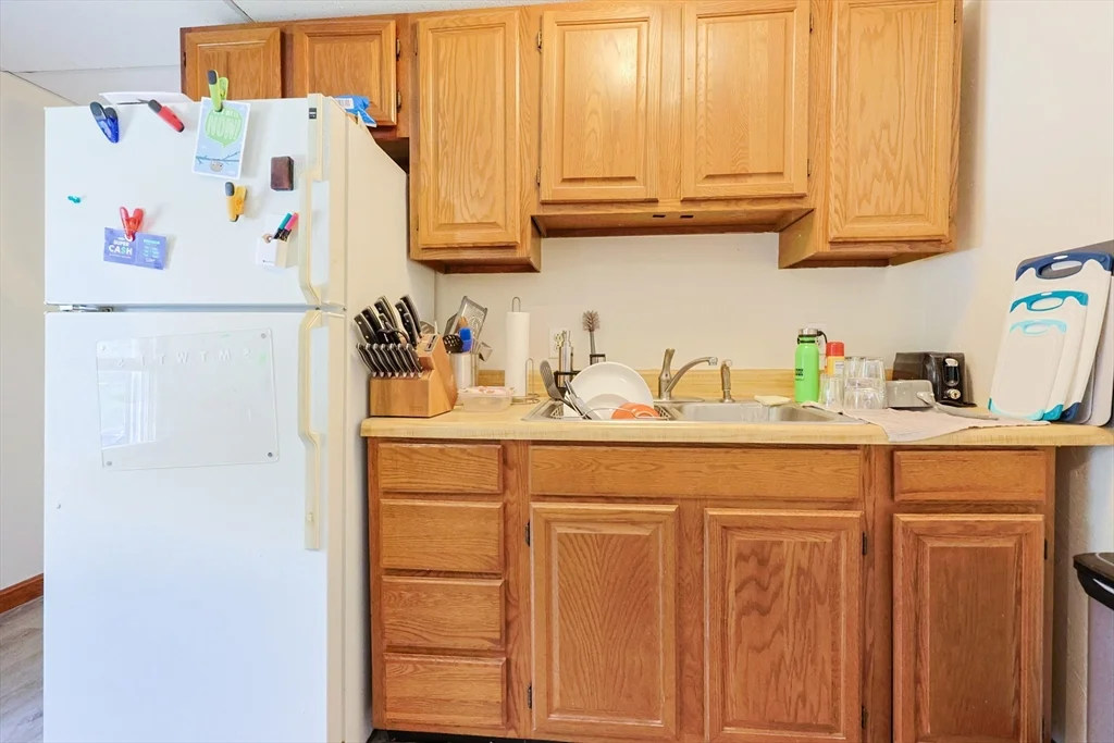 1 bed, 1 bath apartment for rent at 31-33 Leicester St Unit 4, Oxford — photo 13 of 16