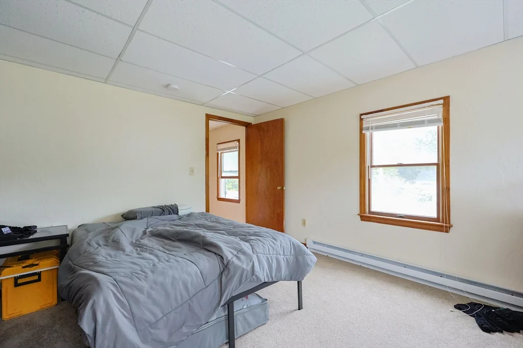 1 bed, 1 bath apartment for rent at 31-33 Leicester St Unit 4, Oxford — photo 5 of 16