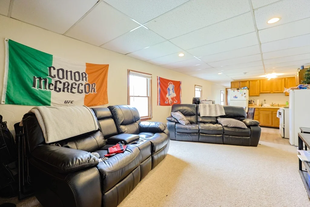 1 bed, 1 bath apartment for rent at 31-33 Leicester St Unit 4, Oxford — photo 9 of 16