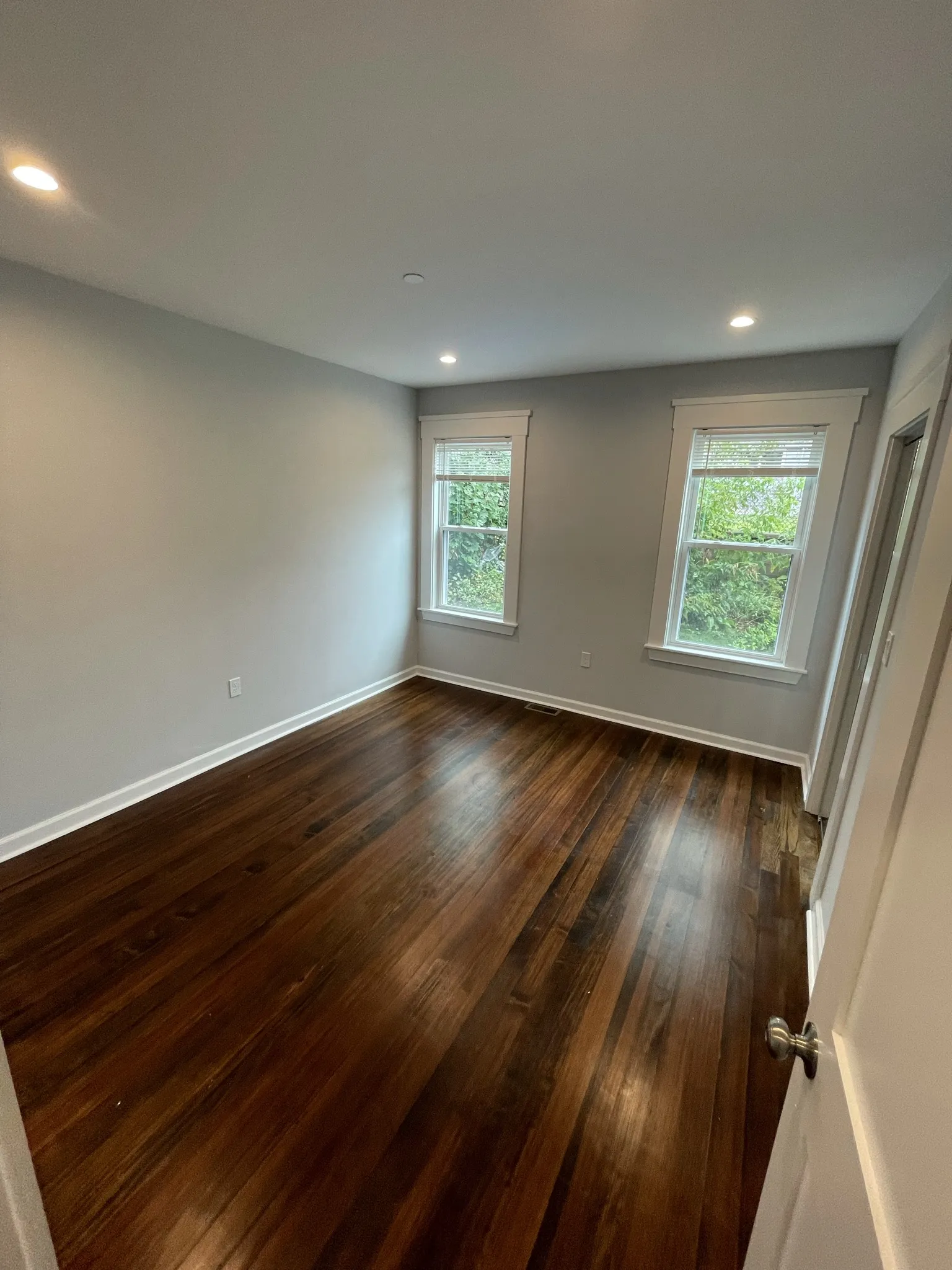 4 bed, 2 bath apartment for rent at 31-33 Raymond Ave Unit X, West Somerville — photo 7 of 18
