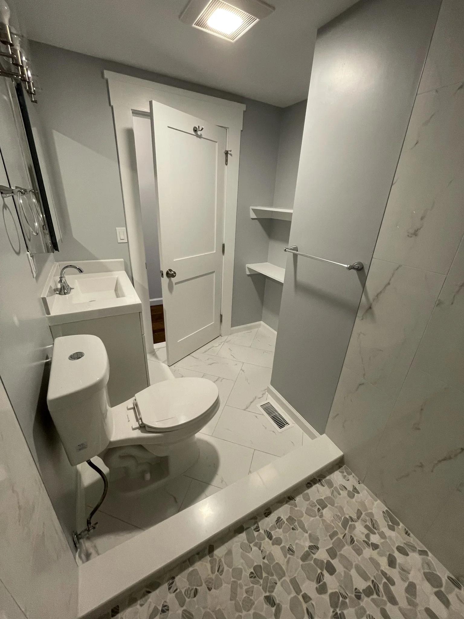 4 bed, 2 bath apartment for rent at 31-33 Raymond Ave Unit X, West Somerville — photo 16 of 18