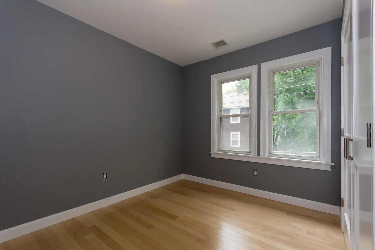 3 bed, 1 bath apartment for rent at 31-33 Thornton St Unit 1, Roxbury — photo 13 of 24