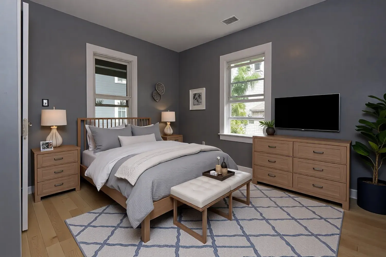 3 bed, 1 bath apartment for rent at 31-33 Thornton St Unit 1, Roxbury — photo 2 of 24