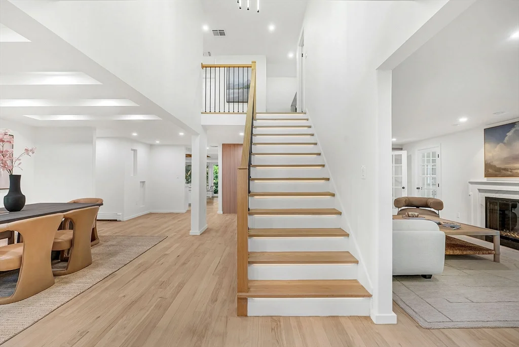 5 bed, 4+ bath apartment for rent at 31 Alba Rd, Wellesley — photo 7 of 32