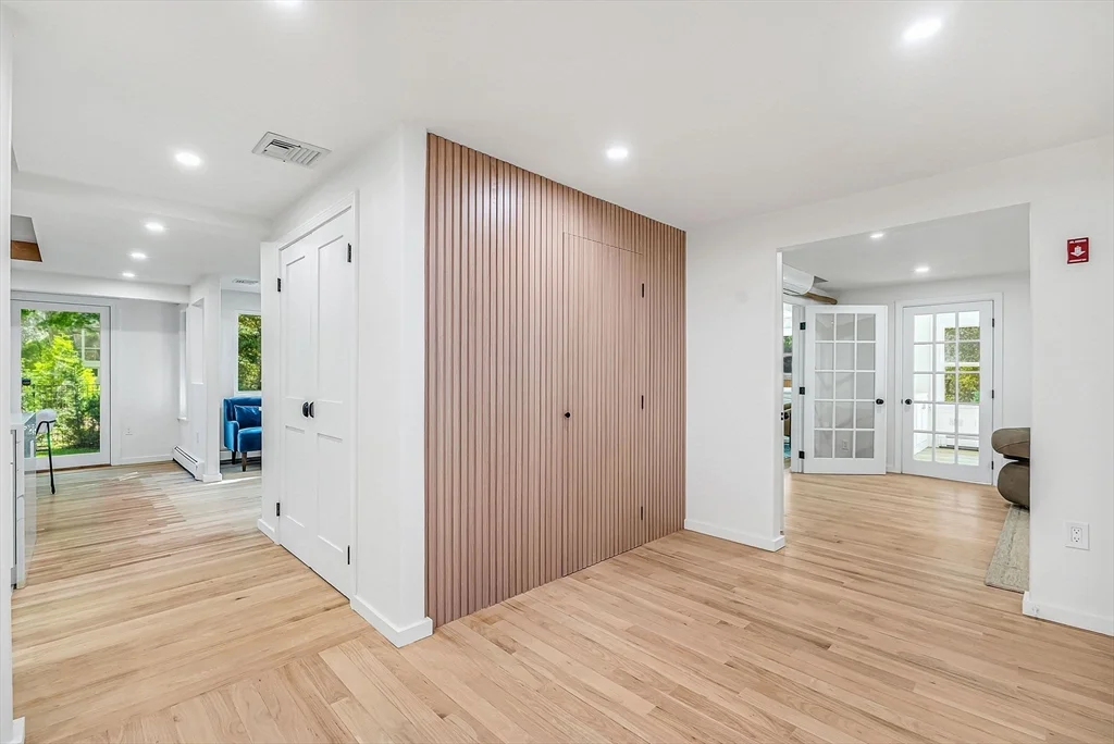 5 bed, 4+ bath apartment for rent at 31 Alba Rd, Wellesley — photo 2 of 32