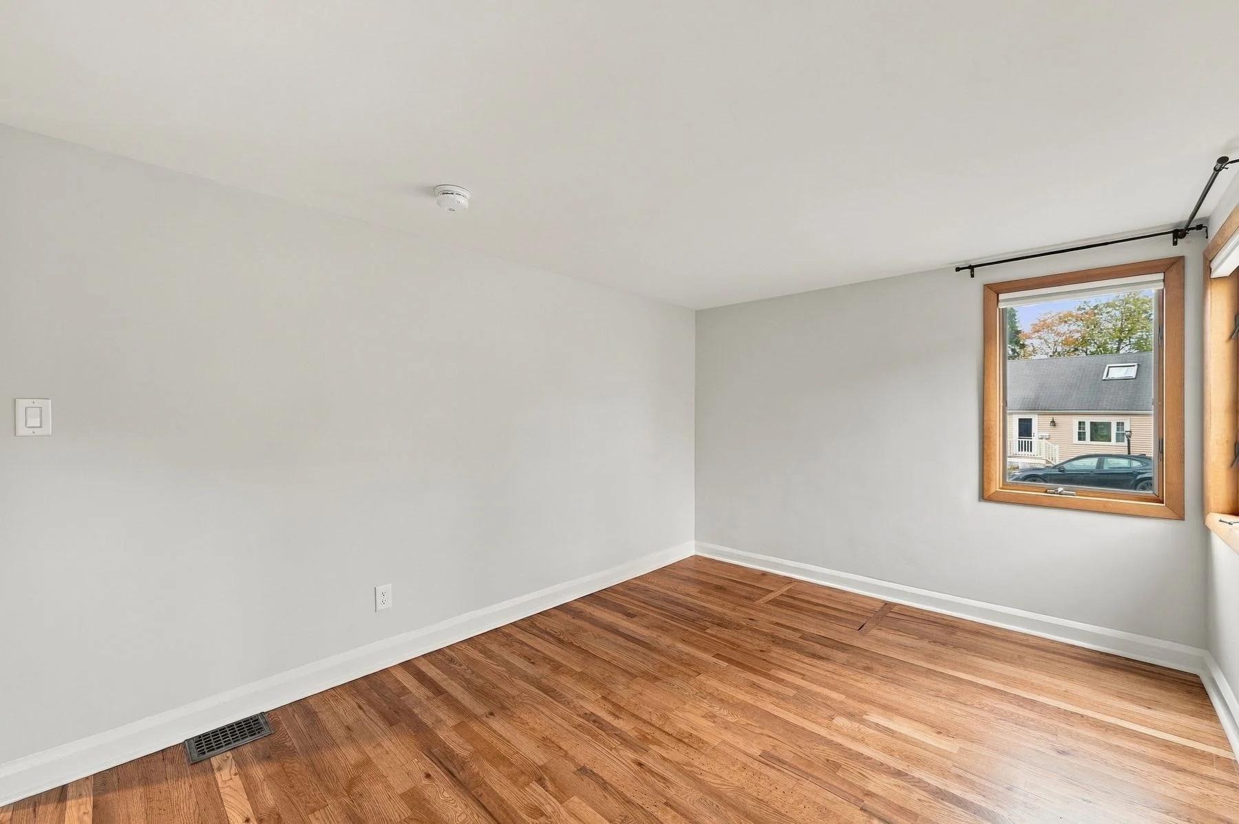 3 bed, 1 bath apartment for rent at 31 Amherst Rd, Marblehead — photo 30 of 36