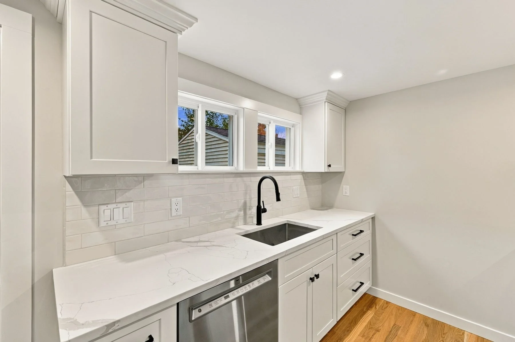 3 bed, 1 bath apartment for rent at 31 Amherst Rd, Marblehead — photo 20 of 36