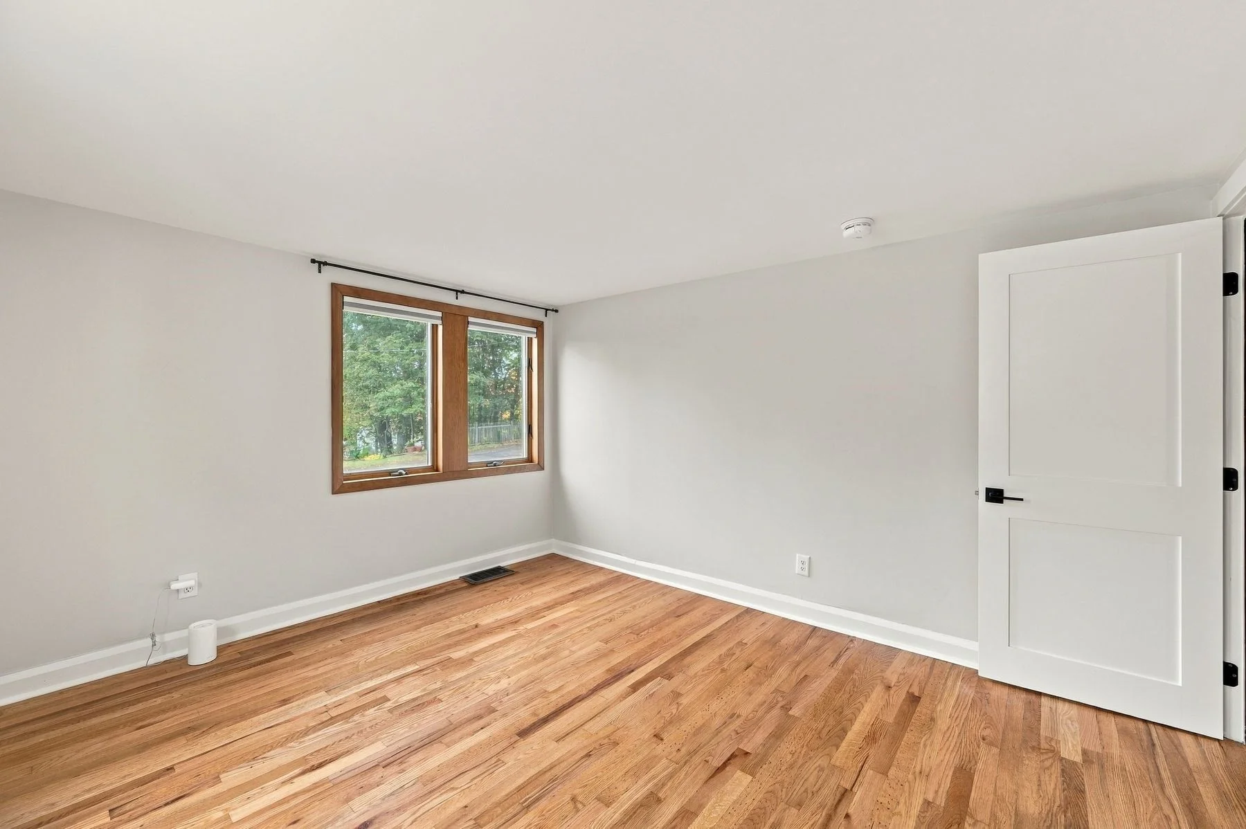 3 bed, 1 bath apartment for rent at 31 Amherst Rd, Marblehead — photo 33 of 36